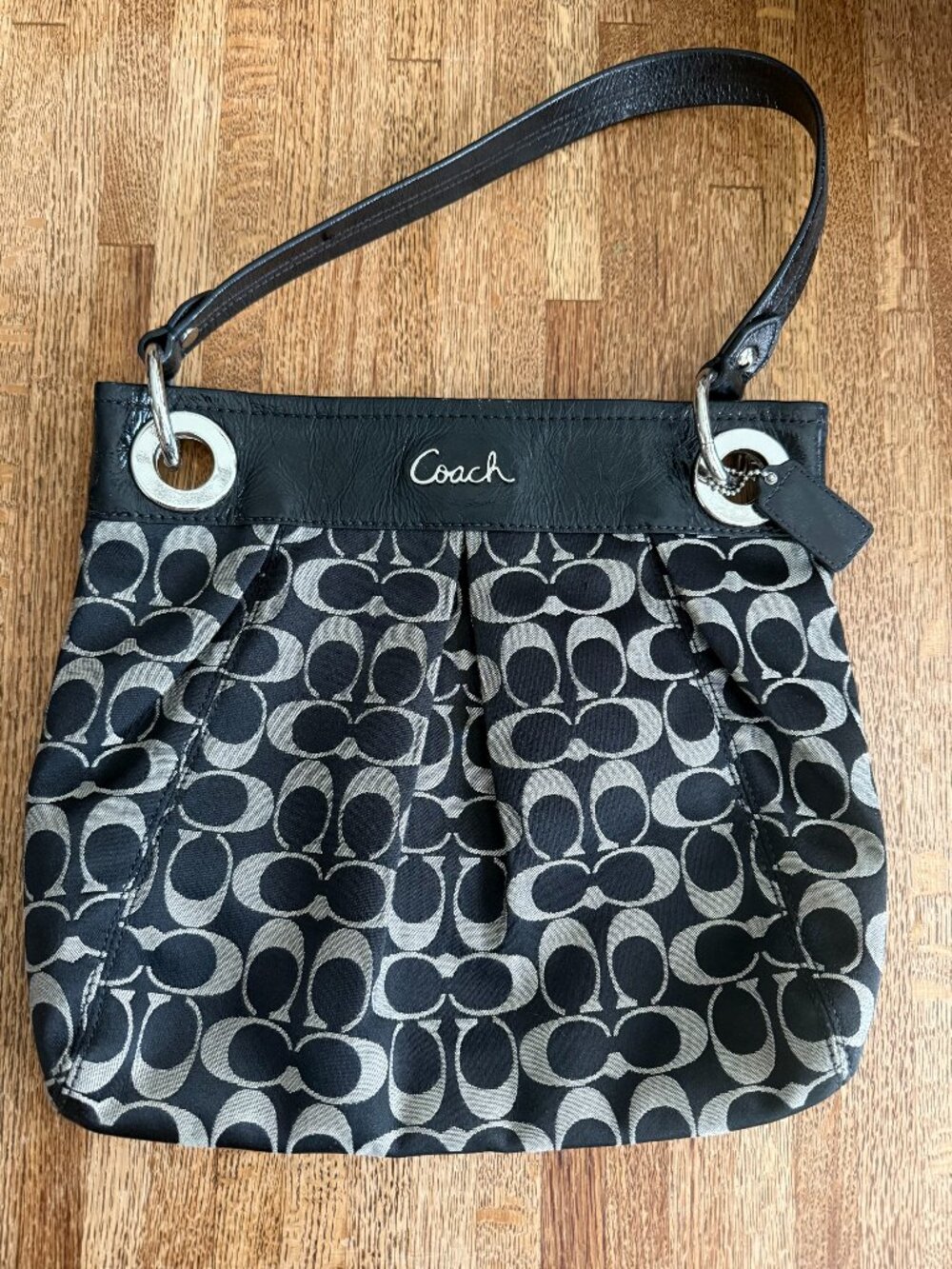 Coach Signature Black Gray Shoulder Bag Silver Hardware Style H1063 vintage